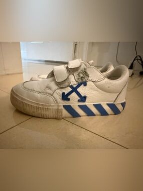 Off-White Kids White Leather Sneakers with Blue Arrow Detail